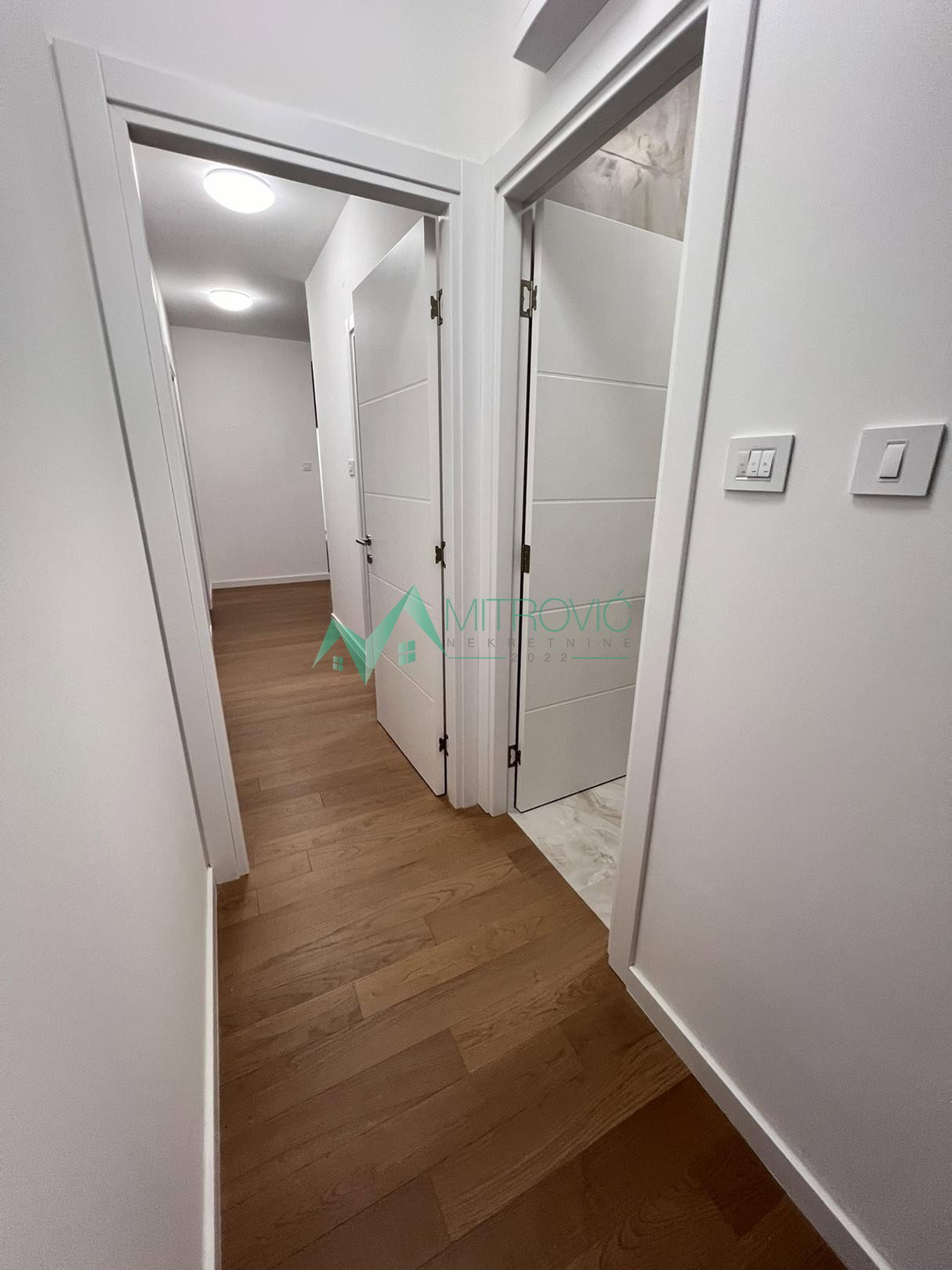 stanovi-3-5-po-salajka-1002107-vjczj Troiposoban stan na prodaju, Salajka, Novi Sad, 123m², 304.060 €