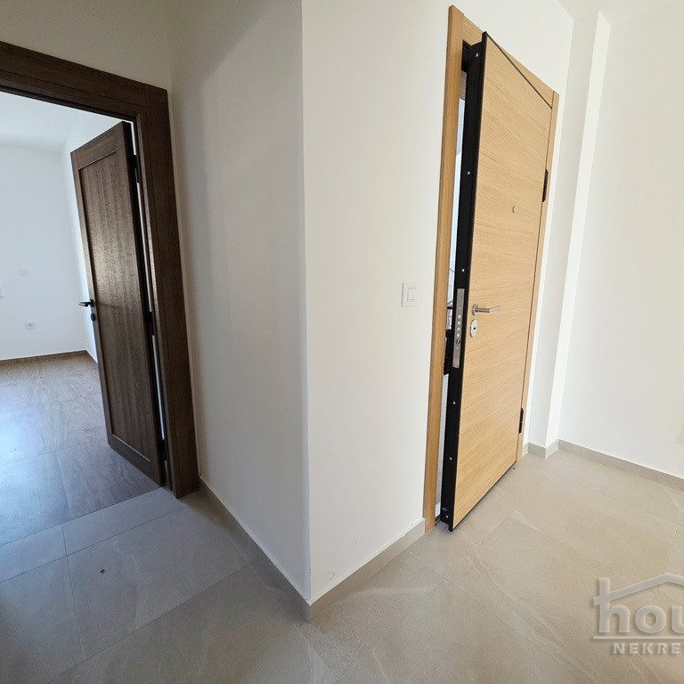 Trosoban stan na prodaju, Tatarsko Brdo, Novi Sad, 93m², 186.000 €