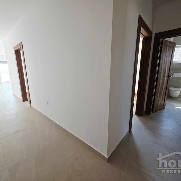 Trosoban stan na prodaju, Tatarsko Brdo, Novi Sad, 93m², 186.000 €