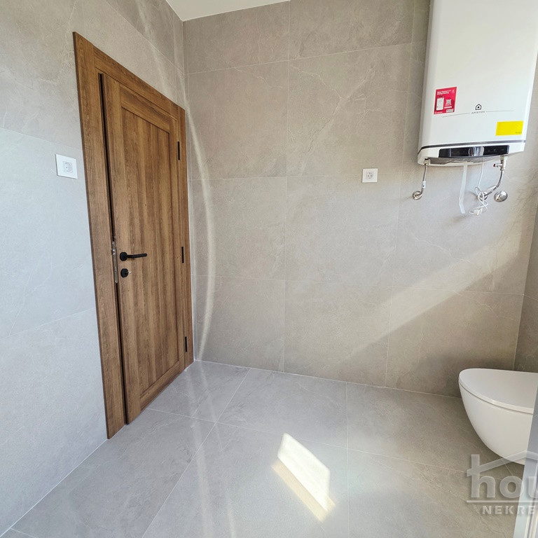 Trosoban stan na prodaju, Tatarsko Brdo, Novi Sad, 93m², 186.000 €