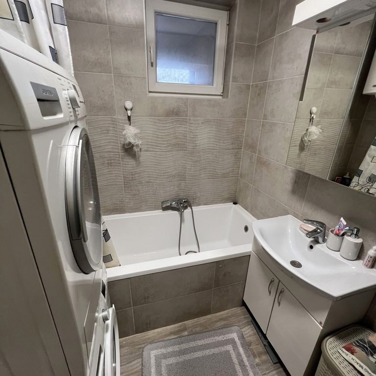 Trosoban stan na prodaju, Veternik, Novi Sad, 87m², 150.000 €