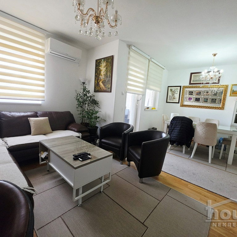 Stan Prodaja Novi Sad  80 m2