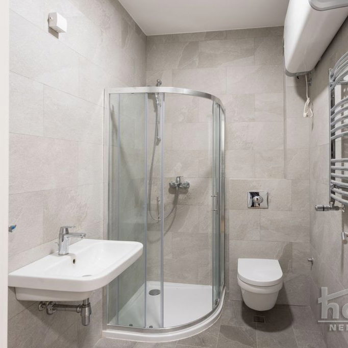 Troiposoban stan na prodaju, Centar, Novi Sad, 86m², 1. sprat, 393.880 €