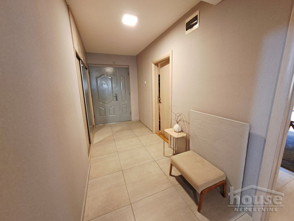 Četvorosoban stan na prodaju, Centar, Novi Sad, 116m², 3. sprat, 370.000 €