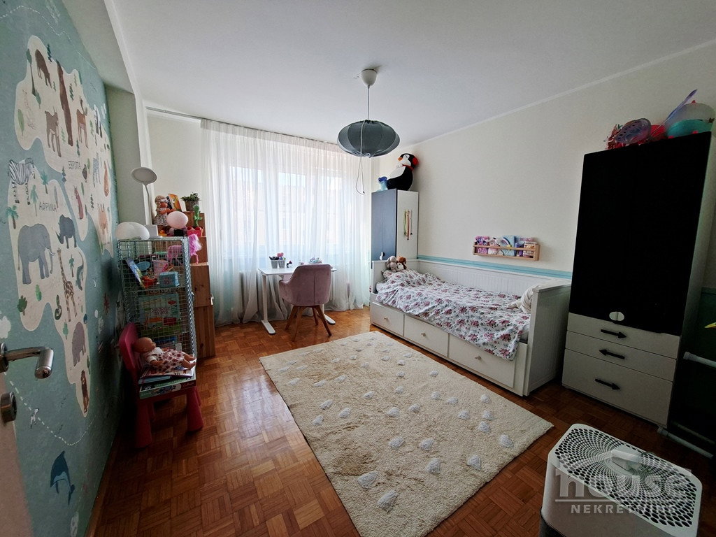 Četvorosoban stan na prodaju, Centar, Novi Sad, 116m², 3. sprat, 370.000 €