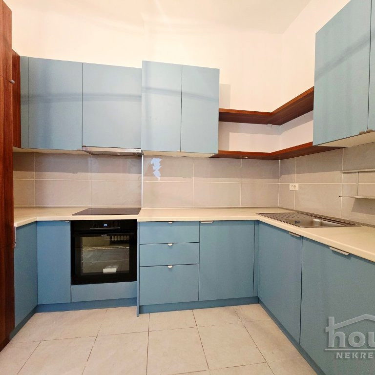 Troiposoban stan na prodaju, Kej, Novi Sad, 112m², 300.000 €