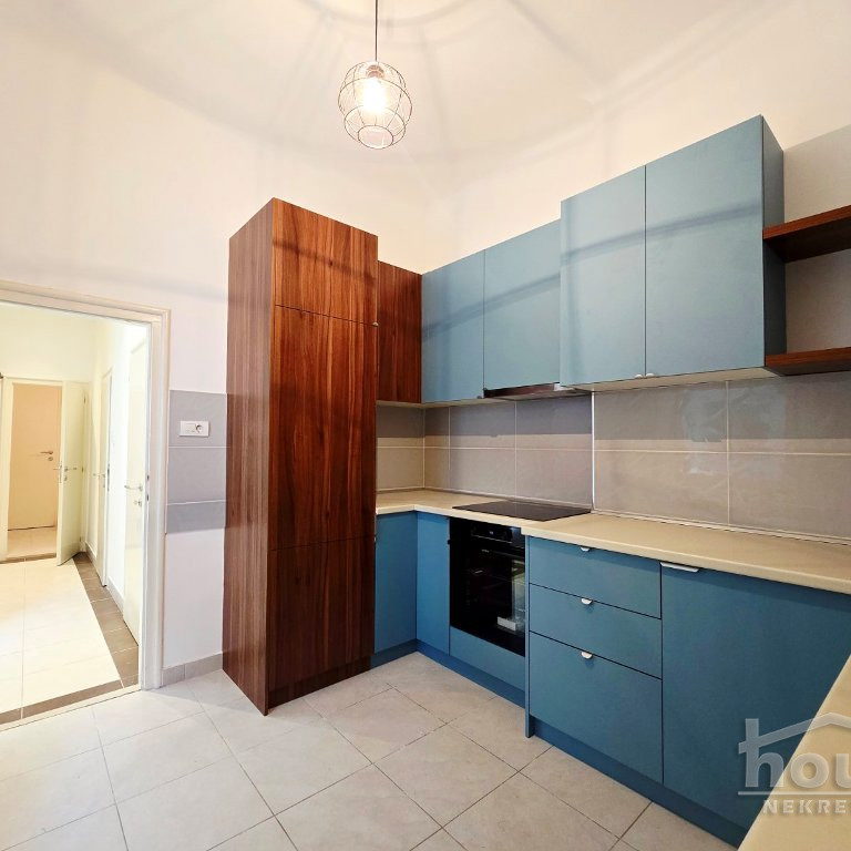 Troiposoban stan na prodaju, Kej, Novi Sad, 112m², 300.000 €