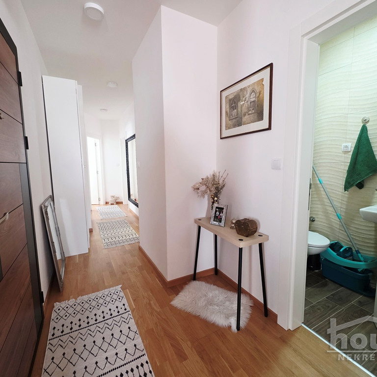 Troiposoban stan na prodaju, Lipov Gaj, Novi Sad, 72m², 151.200 €
