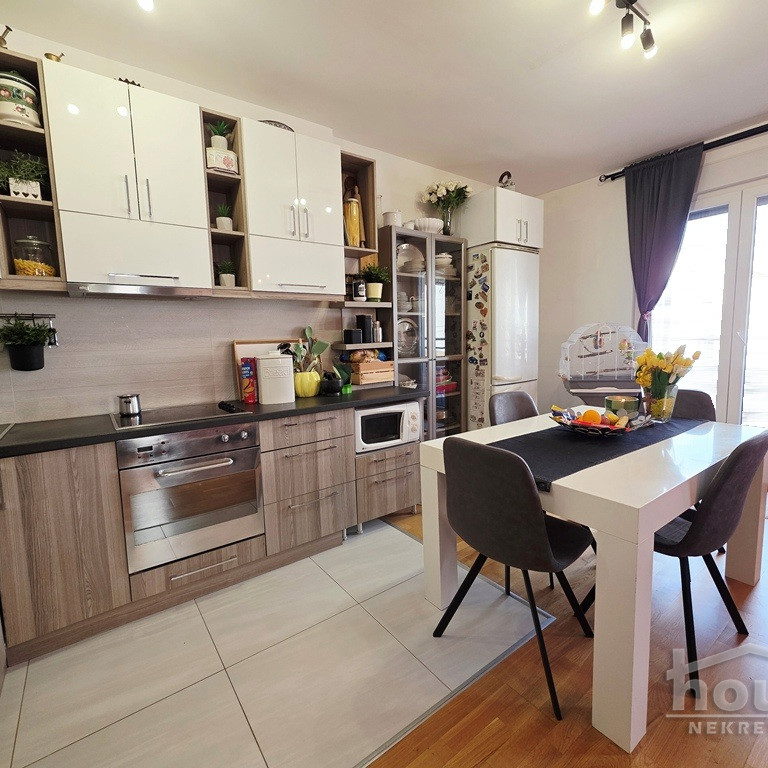 Stan Prodaja Novi Sad  72 m2