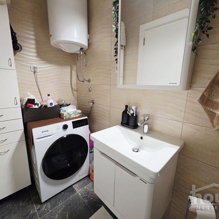 Troiposoban stan na prodaju, Lipov Gaj, Novi Sad, 72m², 151.200 €