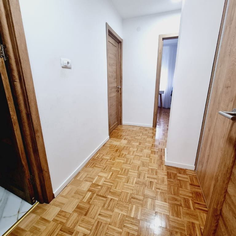 Troiposoban stan na prodaju, Sajmište, Novi Sad, 96m², 1. sprat, 240.000 €