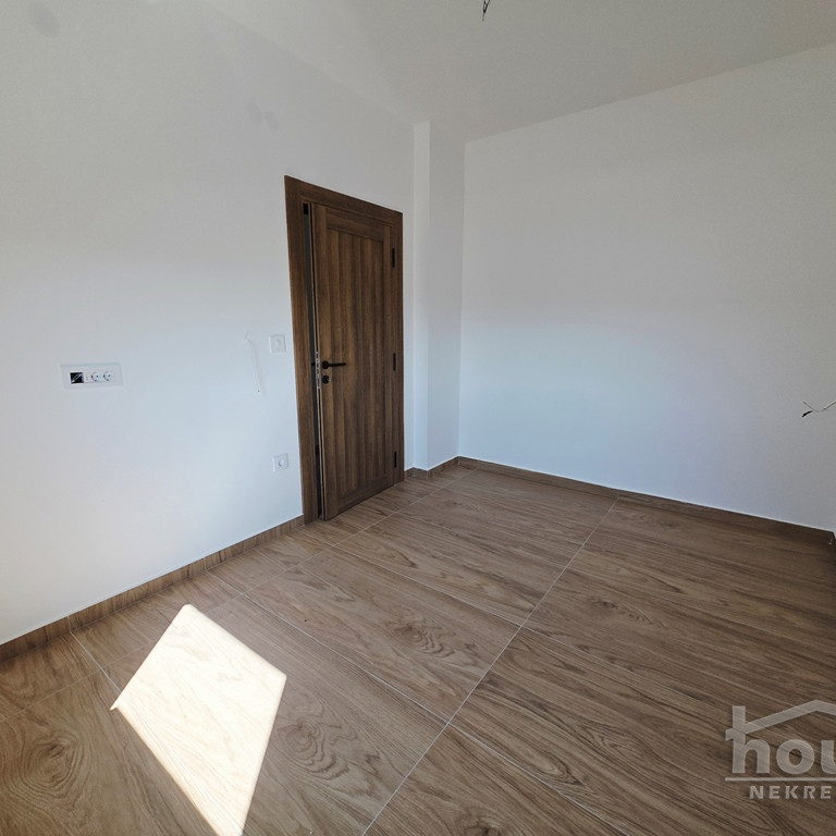 Četvorosoban stan na prodaju, Tatarsko Brdo, Novi Sad, 96m², 211.200 €