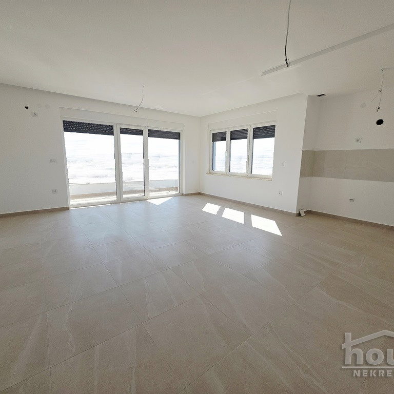 Četvorosoban stan na prodaju, Tatarsko Brdo, Novi Sad, 96m², 211.200 €