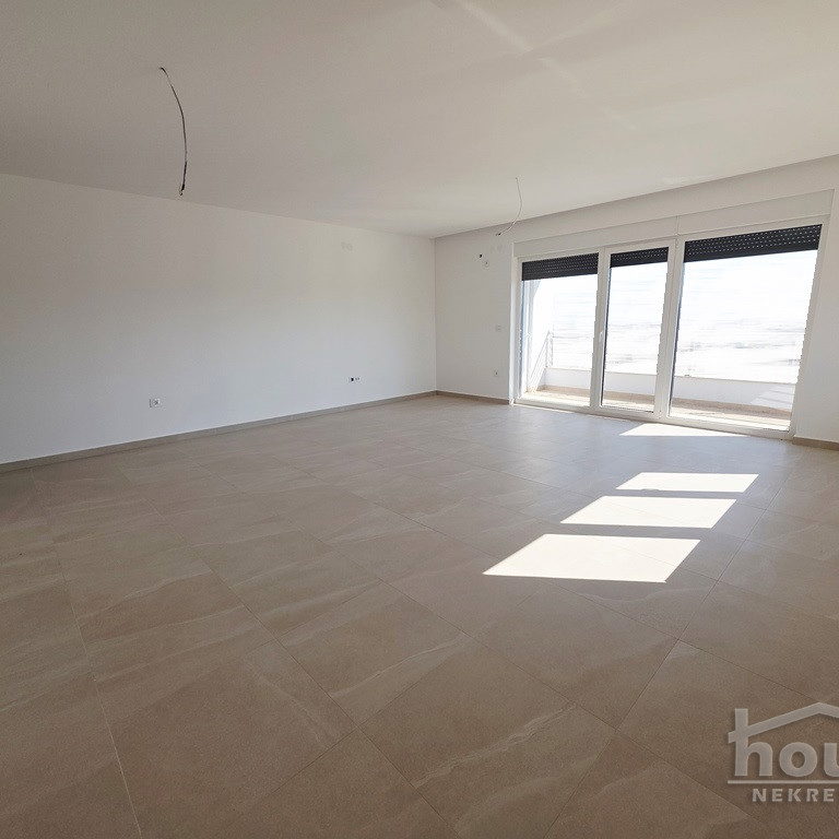 Četvorosoban stan na prodaju, Tatarsko Brdo, Novi Sad, 96m², 211.200 €