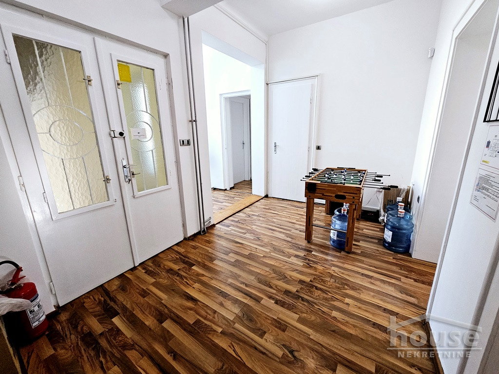 Troiposoban stan na prodaju, Centar, Novi Sad, 131m², 1. sprat, 450.000 €
