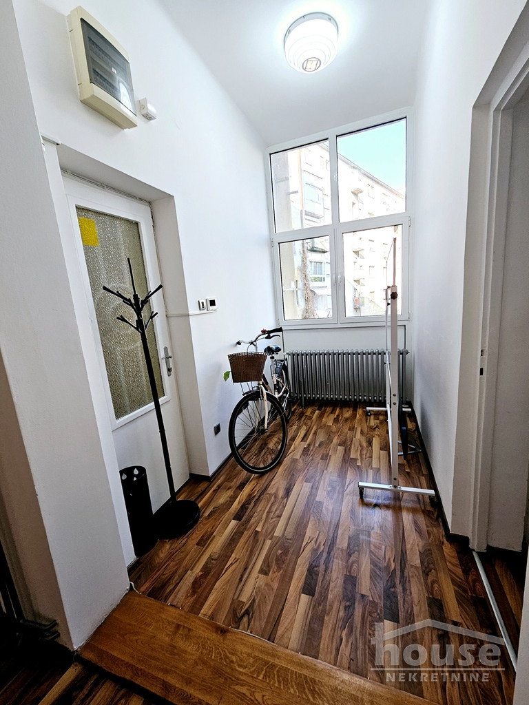 Troiposoban stan na prodaju, Centar, Novi Sad, 131m², 1. sprat, 450.000 €