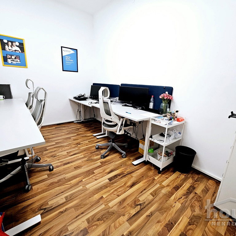 Troiposoban stan na prodaju, Centar, Novi Sad, 131m², 1. sprat, 450.000 €
