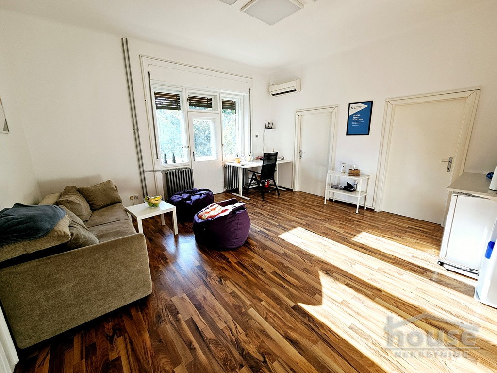 Troiposoban stan na prodaju, Centar, Novi Sad, 131m², 1. sprat, 450.000 €