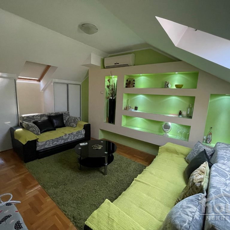 Trosoban stan na prodaju, Bulevar Oslobođenja, Novi Sad, 64m², 5. sprat, 147.200 €