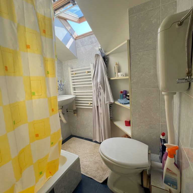 Trosoban stan na prodaju, Bulevar Oslobođenja, Novi Sad, 64m², 5. sprat, 147.200 €