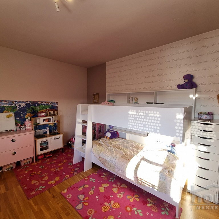 Trosoban stan na prodaju, Nova Detelinara, Novi Sad, 83m², 5. sprat, 186.750 €