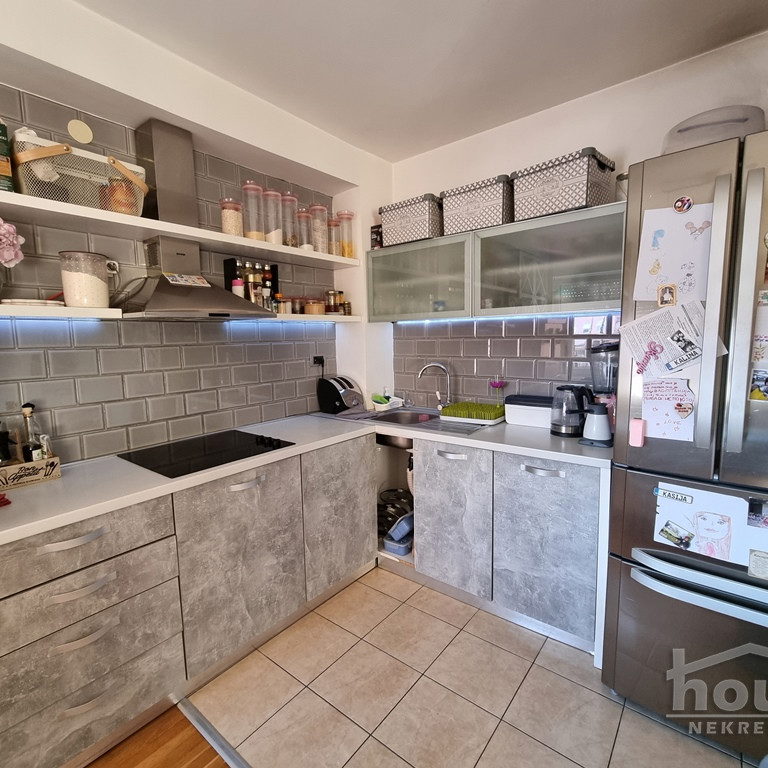 Stan Prodaja Novi Sad  83 m2