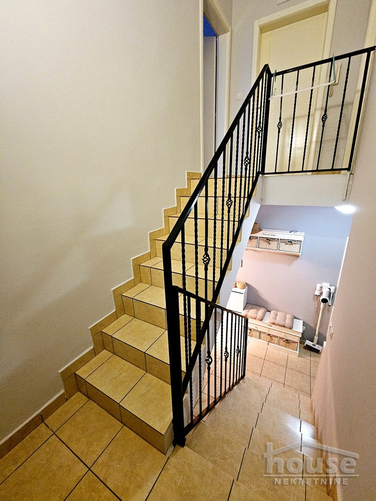 Trosoban stan na prodaju, Nova Detelinara, Novi Sad, 83m², 5. sprat, 186.750 €