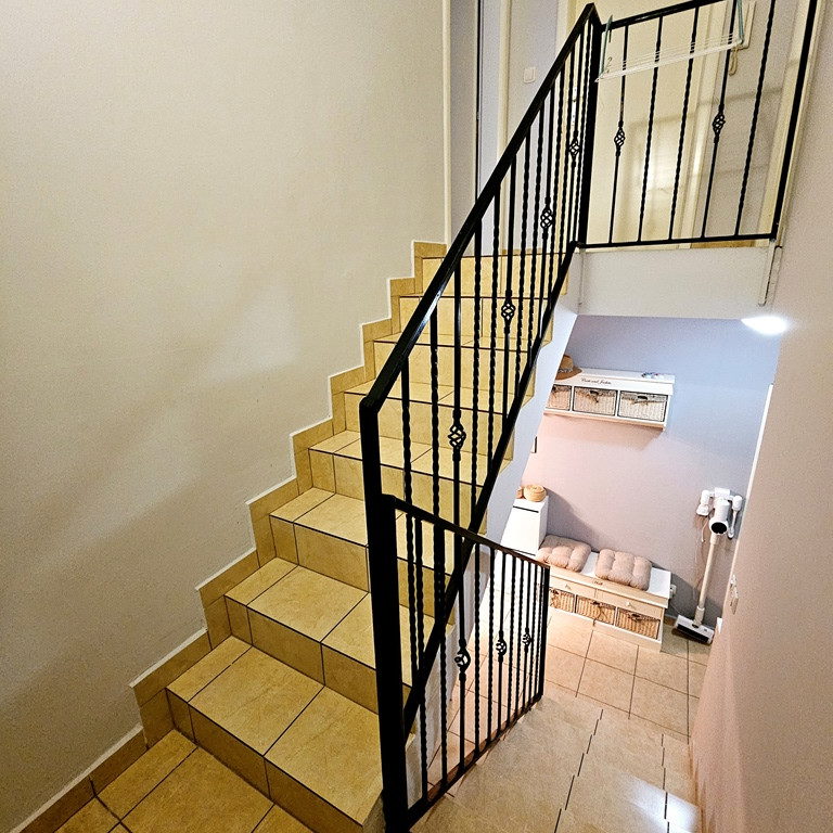 Trosoban stan na prodaju, Nova Detelinara, Novi Sad, 83m², 5. sprat, 186.750 €