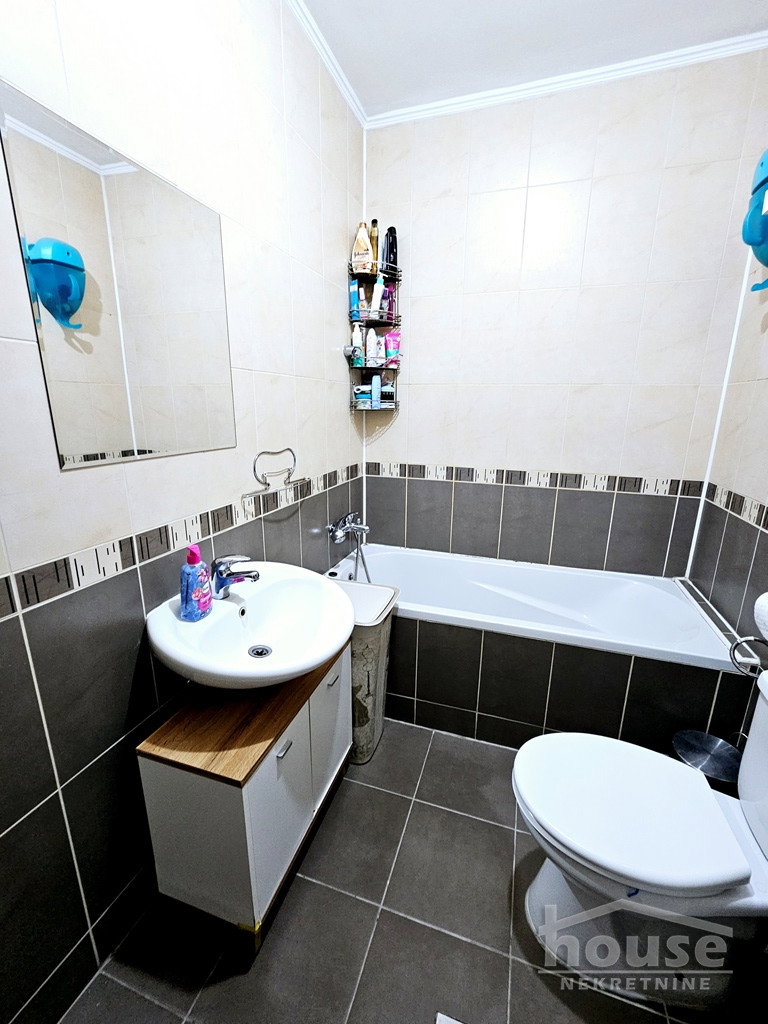 Trosoban stan na prodaju, Nova Detelinara, Novi Sad, 83m², 5. sprat, 186.750 €