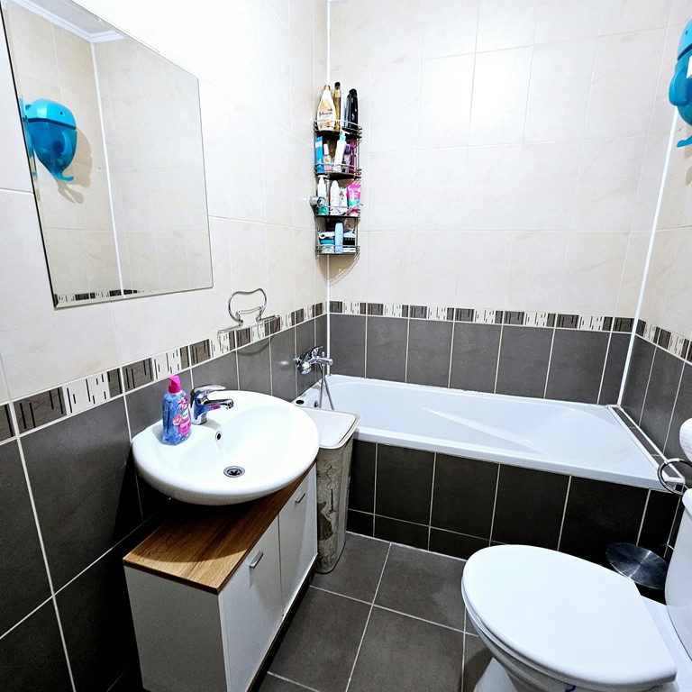 Trosoban stan na prodaju, Nova Detelinara, Novi Sad, 83m², 5. sprat, 186.750 €