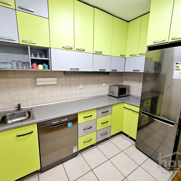 Stan Prodaja Novi Sad  90 m2