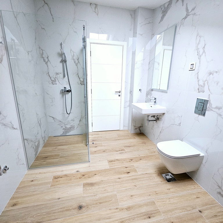Četvorosoban stan na prodaju, Podbara, Novi Sad, 105m², 3. sprat, 273.000 €
