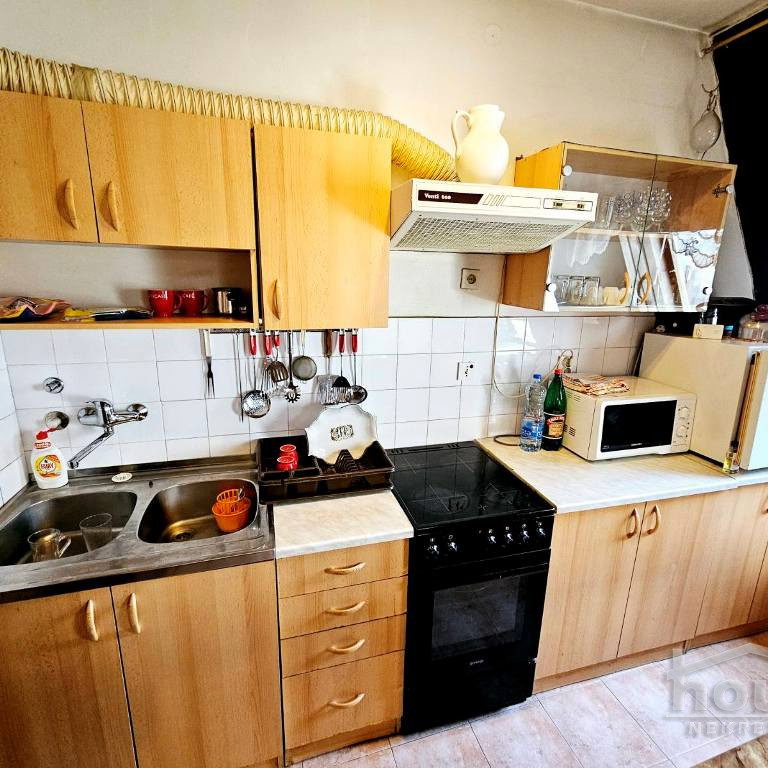 Stan Prodaja Novi Sad  82 m2
