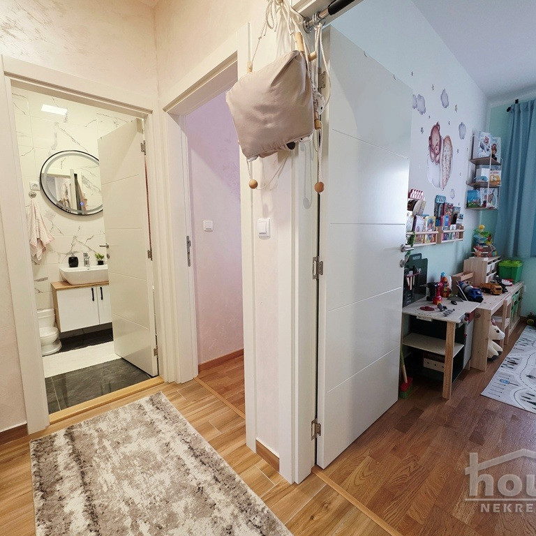 Trosoban stan na prodaju, Cara Dušana, Novi Sad, 59m², 6. sprat, 200.000 €