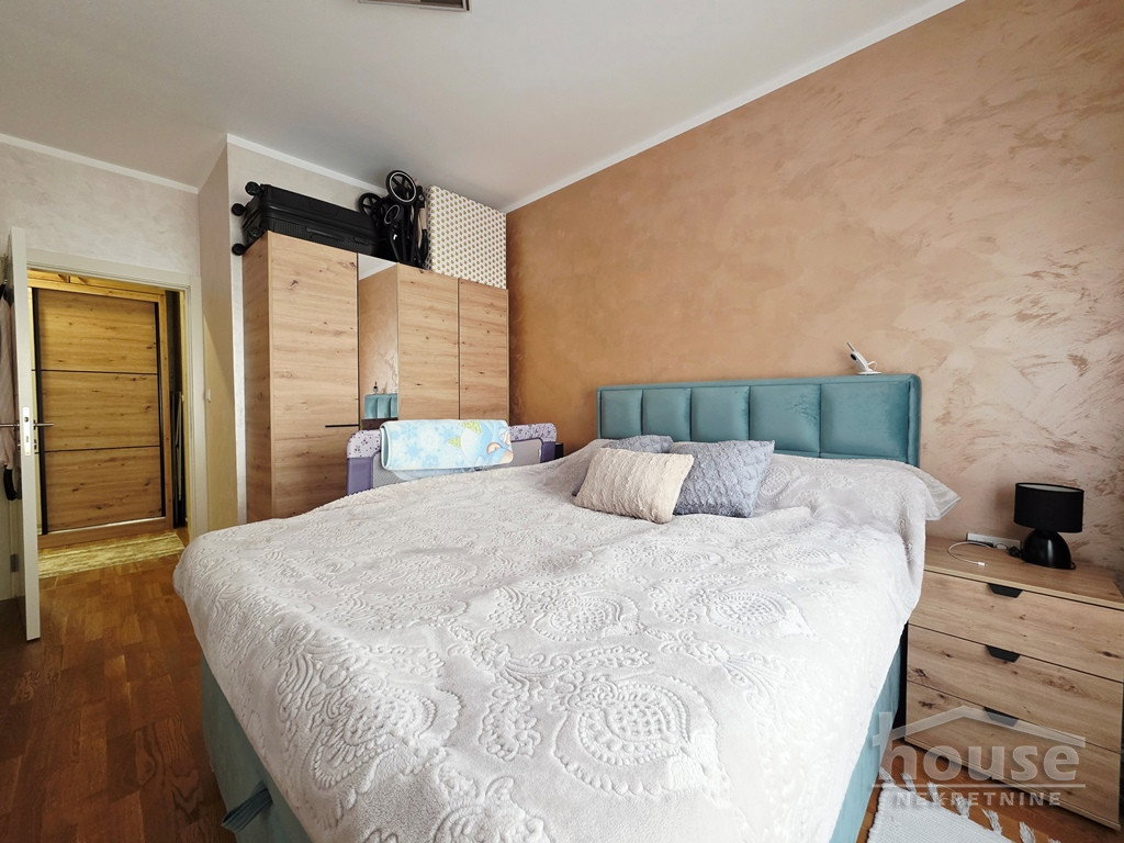 stanovi-3-po-cara-dusana-1102639-v9ucs Trosoban stan na prodaju, Cara Dušana, Novi Sad, 59m², 6. sprat, 200.000 €