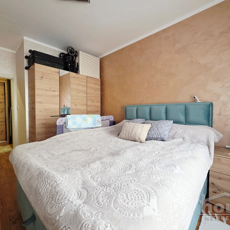 Trosoban stan na prodaju, Cara Dušana, Novi Sad, 59m², 6. sprat, 200.000 €