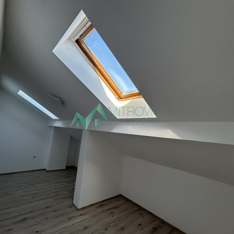 Stan Prodaja Novi Sad  93 m2