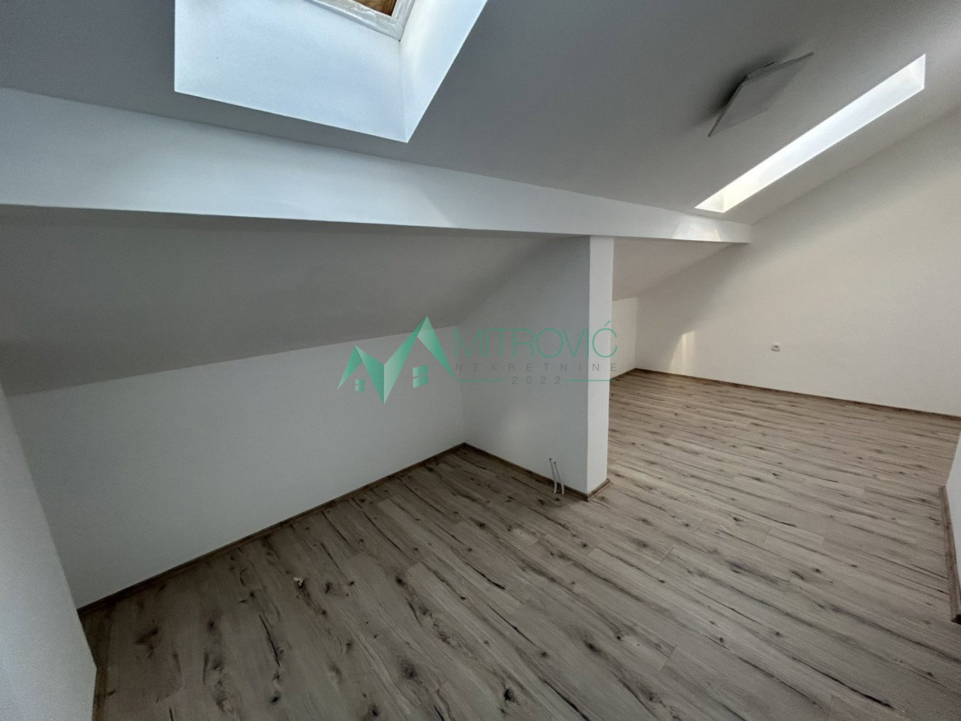 Trosoban stan na prodaju, Nova Detelinara, Novi Sad, 93m², 153.200 €