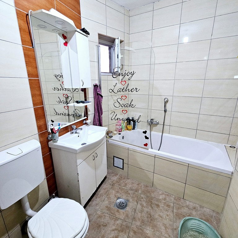 Trosoban stan na prodaju, Salajka, Novi Sad, 75m², 150.000 €