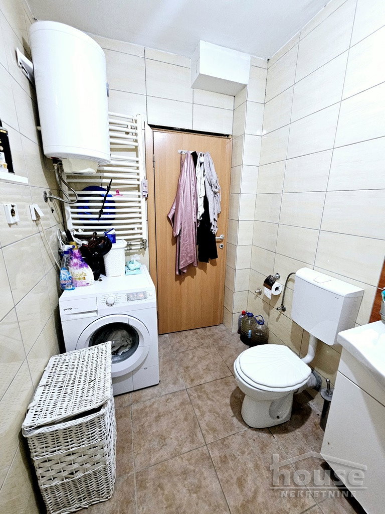 Trosoban stan na prodaju, Salajka, Novi Sad, 75m², 150.000 €