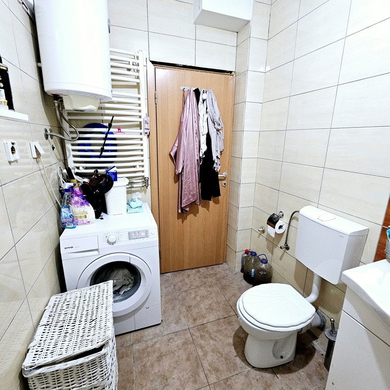 Trosoban stan na prodaju, Salajka, Novi Sad, 75m², 150.000 €