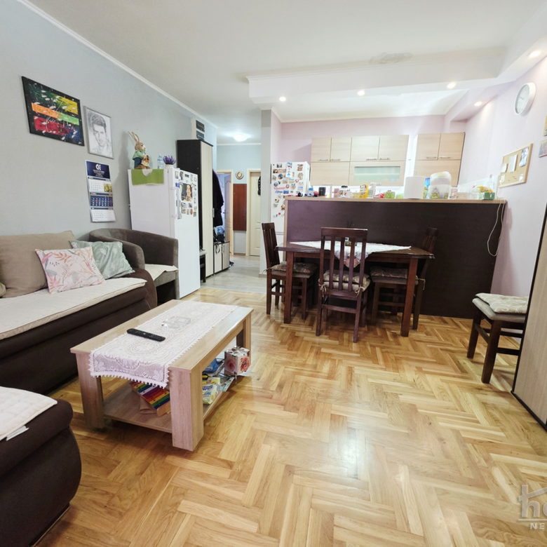 Stan Prodaja Novi Sad  57 m2