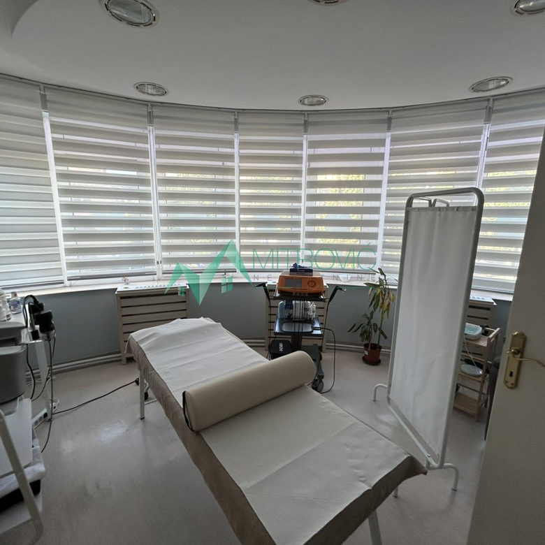 Trosoban stan na prodaju, Adamovićevo Naselje, Novi Sad, 78m², 204.860 €