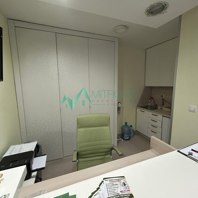 Trosoban stan na prodaju, Adamovićevo Naselje, Novi Sad, 78m², 204.860 €
