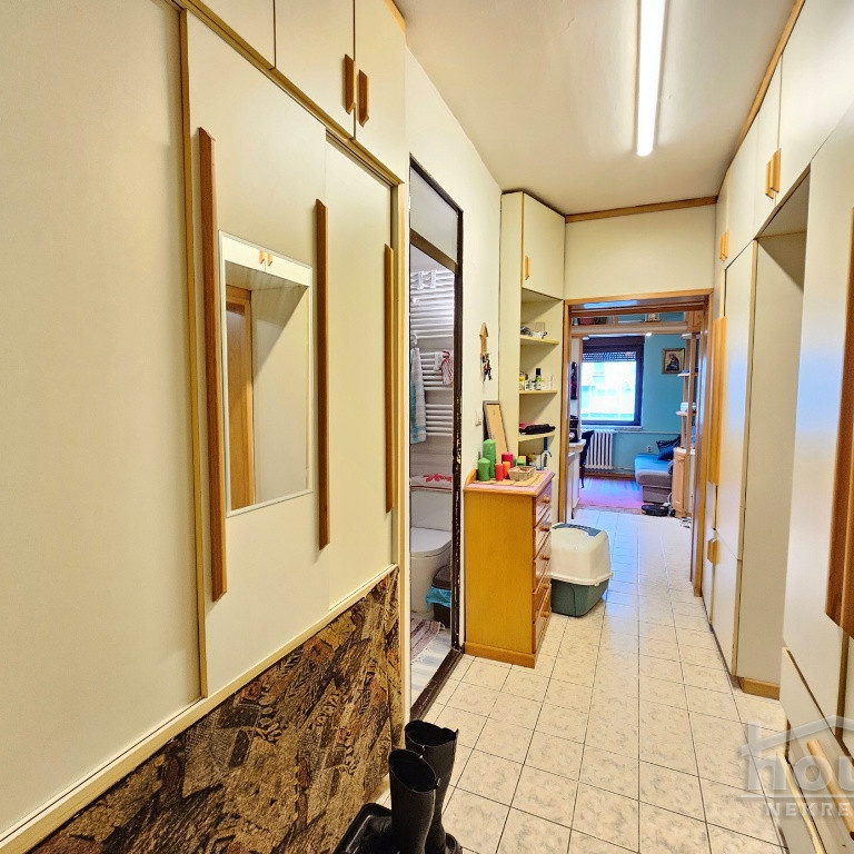 Trosoban stan na prodaju, Bulevar Oslobođenja, Novi Sad, 65m², 1. sprat, 198.000 €