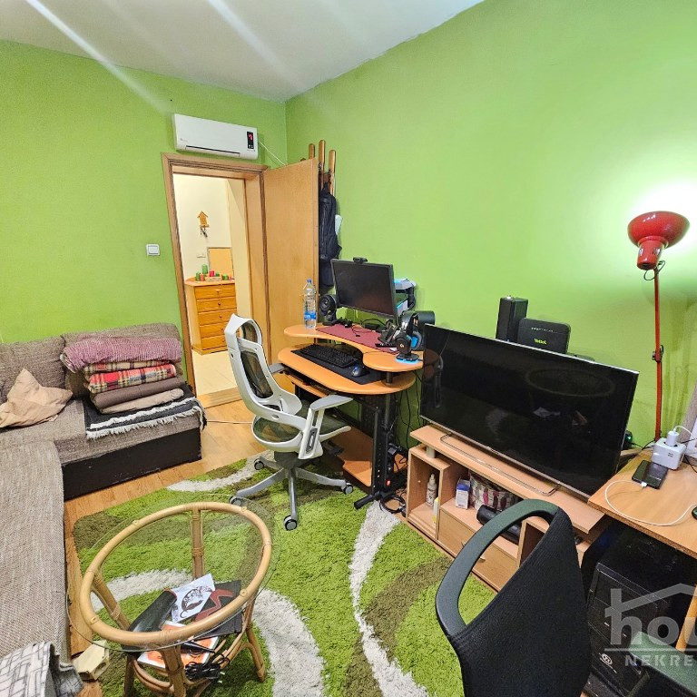 Trosoban stan na prodaju, Bulevar Oslobođenja, Novi Sad, 65m², 1. sprat, 198.000 €