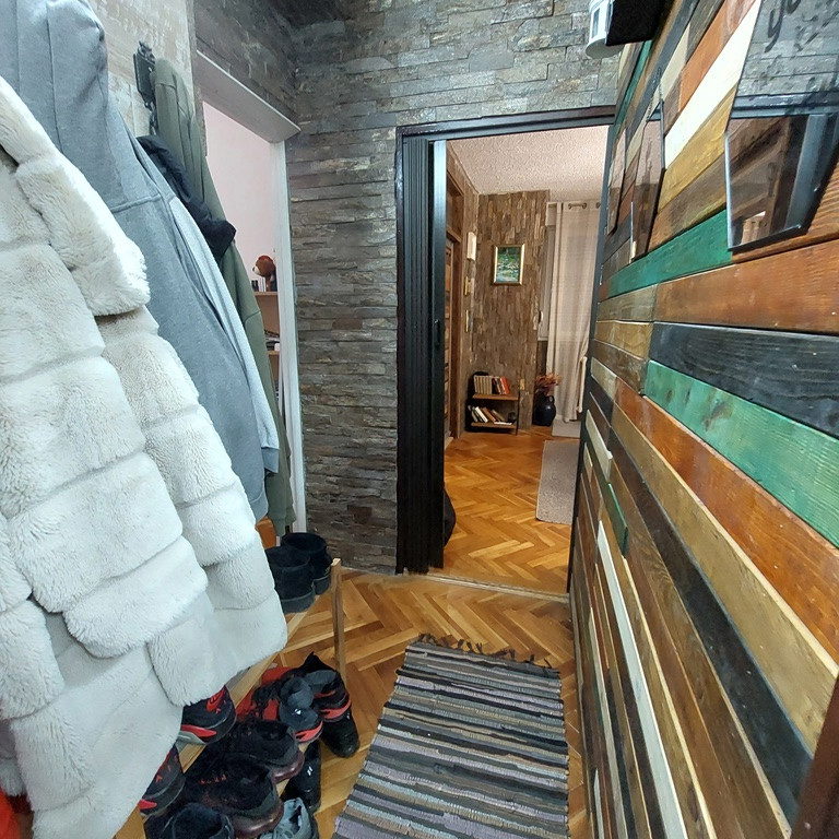 Trosoban stan na prodaju, Bulevar Oslobođenja, Novi Sad, 56m², 9. sprat, 150.000 €