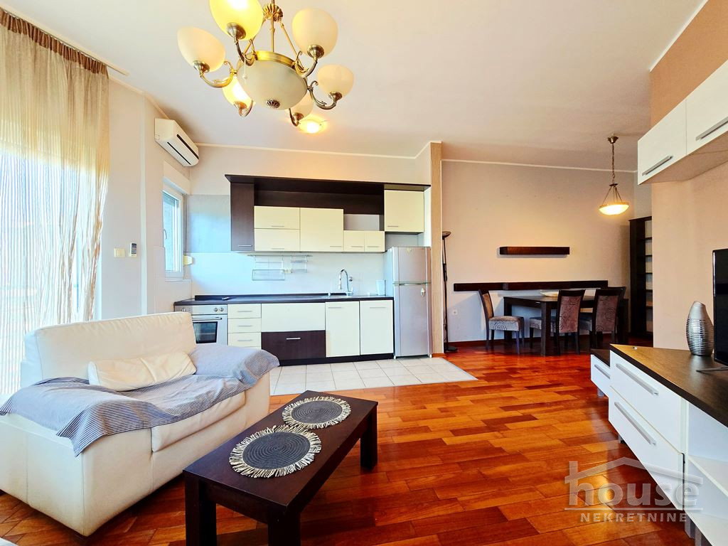 Stan Prodaja Novi Sad  67 m2