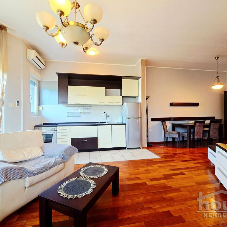 Stan Prodaja Novi Sad  67 m2