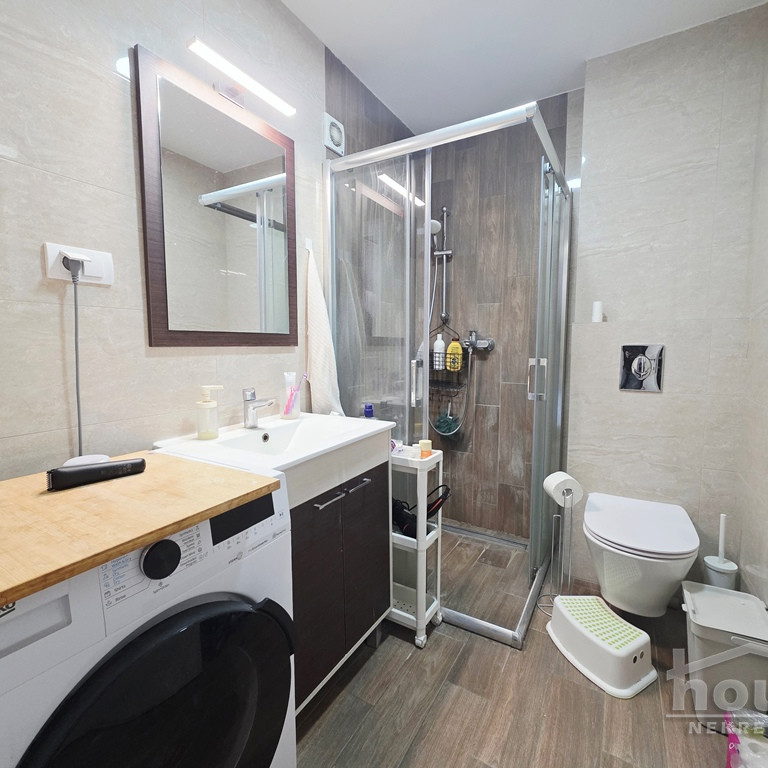 Trosoban stan na prodaju, Bulevar Patrijarha Pavla, Novi Sad, 65m², 165.000 €